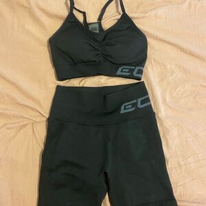 Gaiam Black Sports Bra and Leggings Set